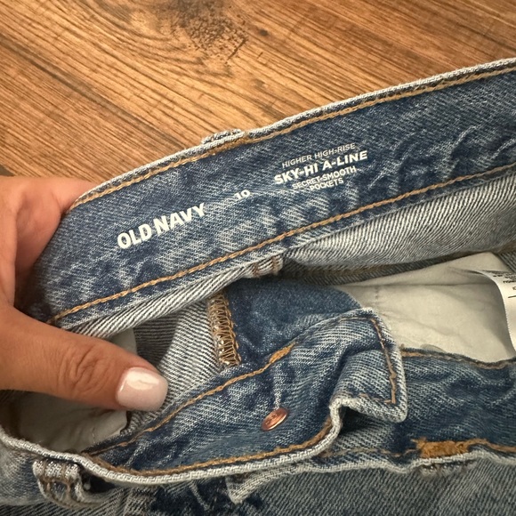 Old Navy Shorts (2) - Picture 4 of 9